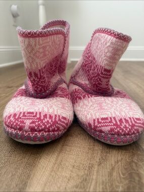 Women’s Pink Patterned Knit Bootie Slippers